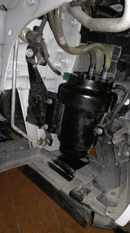 Sostituzione Del Filtro Dell'acqua Sotto Il Lavandino Aquasana Claryum Direct Connect Sotto Il Sistema Di Controfiltrazione Aq Mf 1 R~p114565281